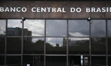 Mercado financeiro eleva projeção da inflação para 9,77%